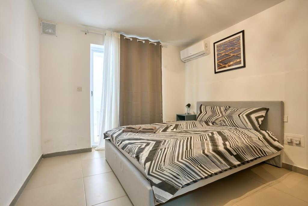 Urban Front - Walking Distance From Paceville And St George Bay Beach Is-Swieqi Екстериор снимка