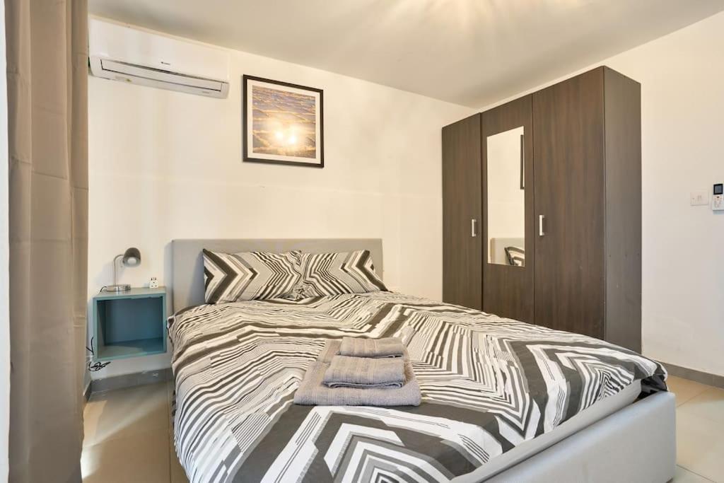 Urban Front - Walking Distance From Paceville And St George Bay Beach Is-Swieqi Екстериор снимка