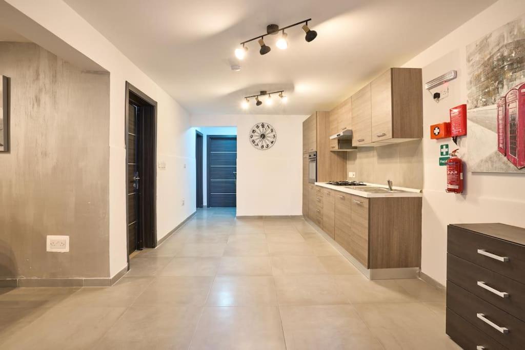 Urban Front - Walking Distance From Paceville And St George Bay Beach Is-Swieqi Екстериор снимка