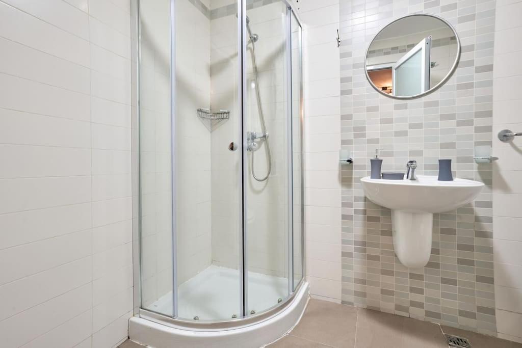 Urban Front - Walking Distance From Paceville And St George Bay Beach Is-Swieqi Екстериор снимка